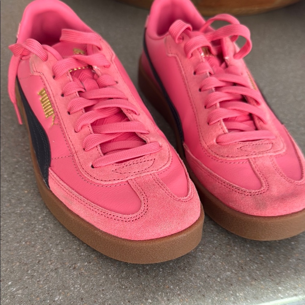 Puma Pink and Brown Sneakers Suede Upper Gum Soles - Picture 5 of 5
